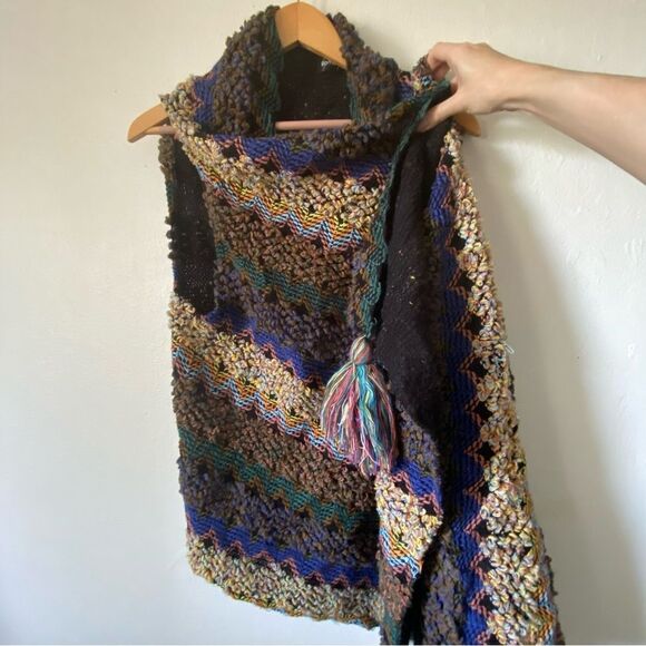 Boho Textured Knit Vest - Picture 7 of 11